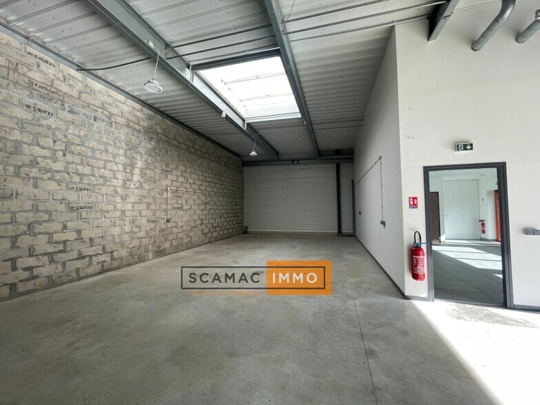 Industrial in Palaiseau for lease - Interior Photo - Image 3 of 7