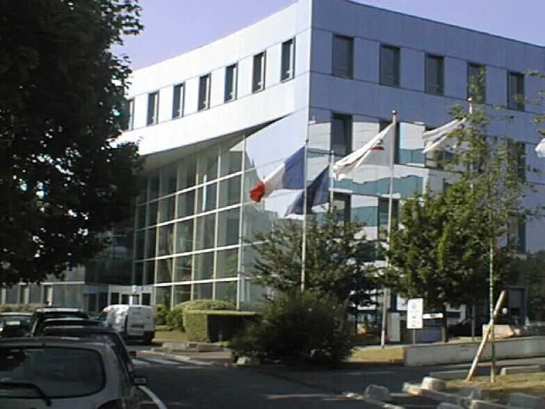 18 Place Des Nympheas, Villepinte à louer - Photo du bâtiment - Image 2 de 9