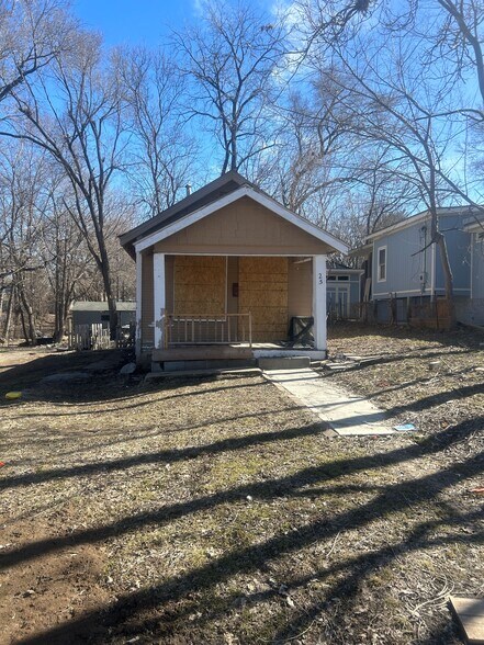 925 White Ave, Kansas City, MO for sale - Primary Photo - Image 1 of 1
