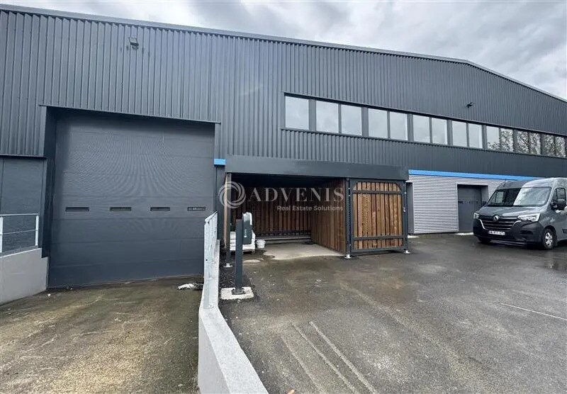 Industrial in Le Blanc-Mesnil for lease - Building Photo - Image 2 of 10