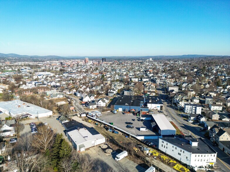 305 Massabesic St, Manchester, NH à vendre - Photo du bâtiment - Image 3 de 12