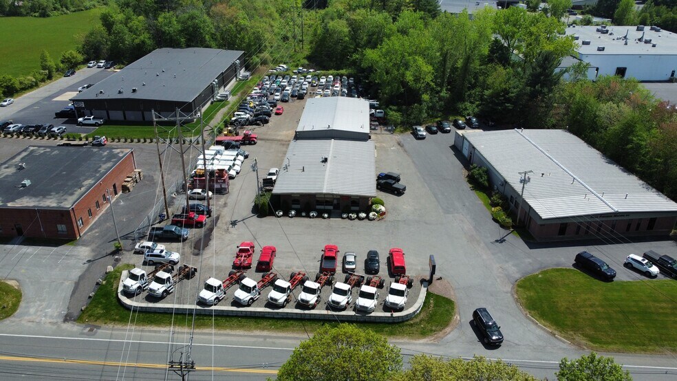 790 W Chestnut St, Brockton, MA à vendre - Photo du bâtiment - Image 2 de 32