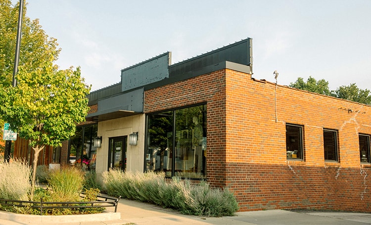 2817 Ingersoll Ave, Des Moines, IA for lease Primary Photo- Image 1 of 7