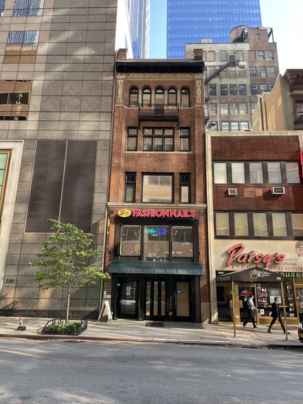 234 W 56th St, New York, NY for lease - Building Photo - Image 1 of 2
