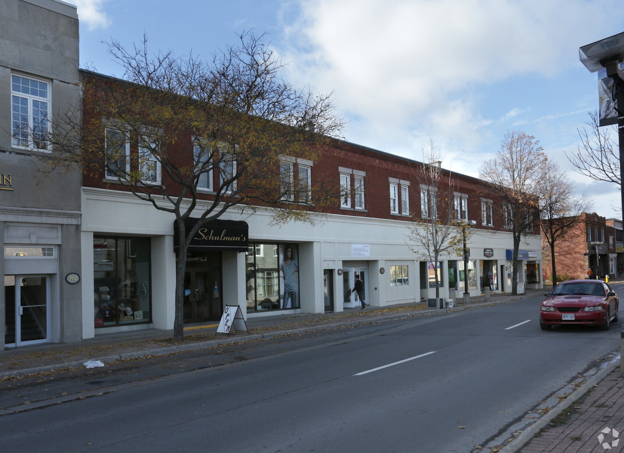 212-228 Pitt St, Cornwall, ON for sale Primary Photo- Image 1 of 1