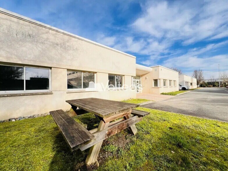 Office in Labège for lease - Building Photo - Image 1 of 9