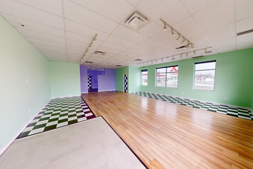 759 Pembina Hwy, Winnipeg, MB à louer - Photo du bâtiment - Image 3 de 10