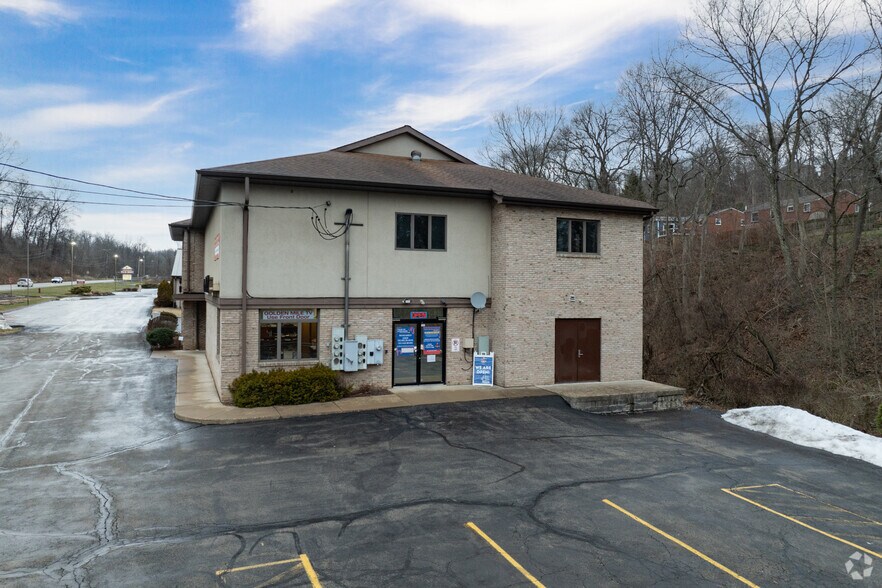 2750 Golden Mile Hwy, Pittsburgh, PA à vendre - Photo du bâtiment - Image 2 de 4