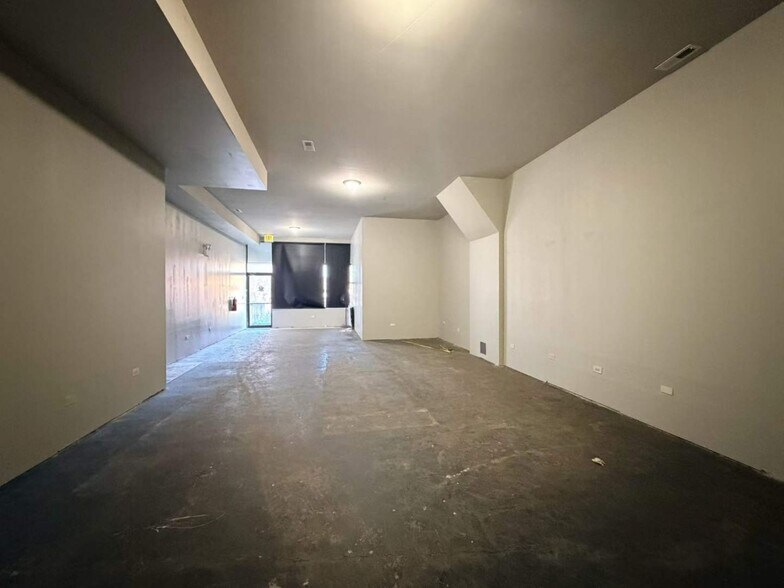 2627 S Halsted St, Chicago, IL for lease - Interior Photo - Image 3 of 8