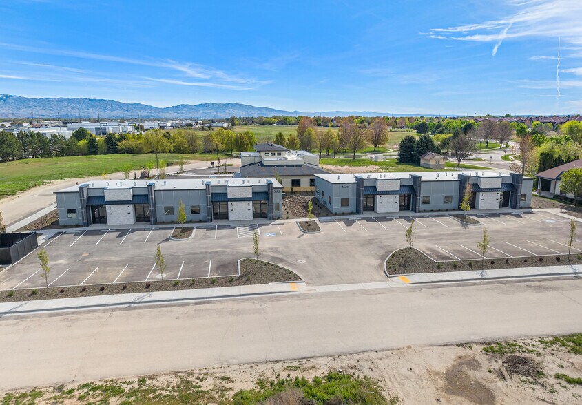 3526 E Louise Dr, Meridian, ID à vendre - Photo du bâtiment - Image 2 de 12