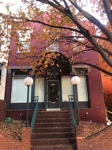 202 & 206 E Cary St portfolio of 2 properties for sale on LoopNet.ca Building Photo- Image 1 of 7