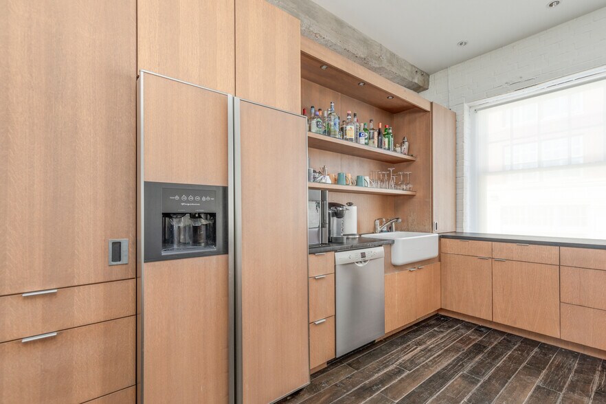 2745 Locust Blvd, Saint Louis, MO à louer - Photo du bâtiment - Image 2 de 7