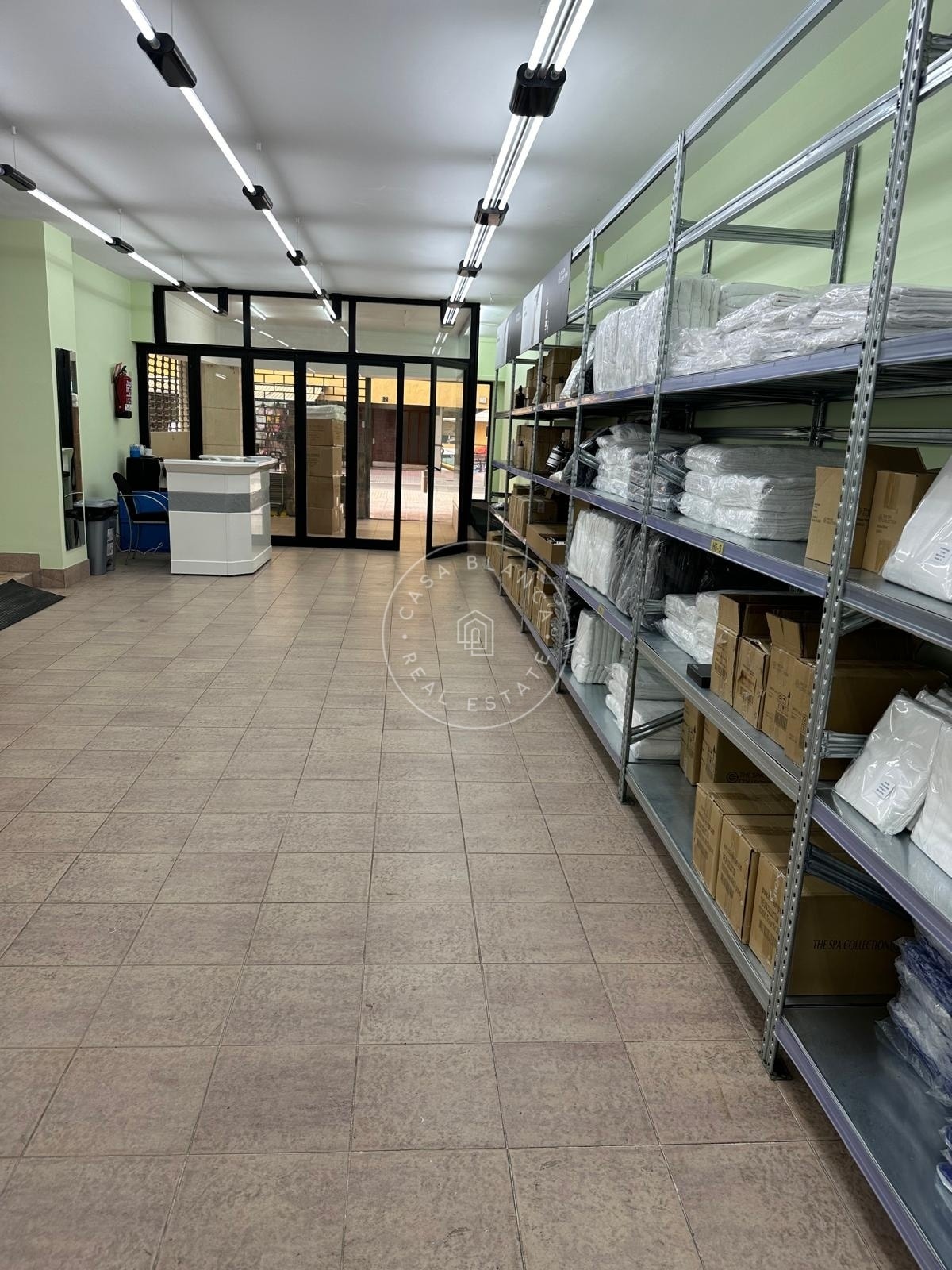 Retail in Lloret de Mar, Gerona for lease Interior Photo- Image 1 of 4