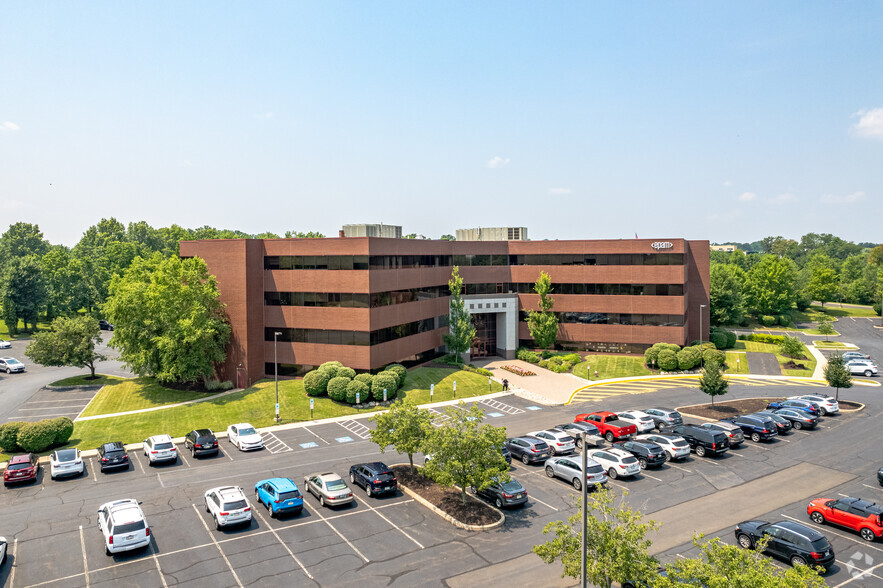 41 University Dr, Newtown, PA for lease - Building Photo - Image 1 of 3