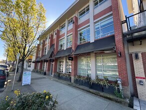 22320 Lougheed Hwy, Maple Ridge, BC for lease Interior Photo- Image 2 of 11