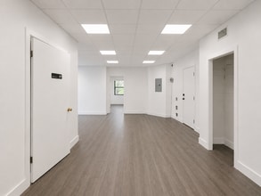 120-10 Queens Blvd, Kew Gardens, NY for lease Interior Photo- Image 2 of 10