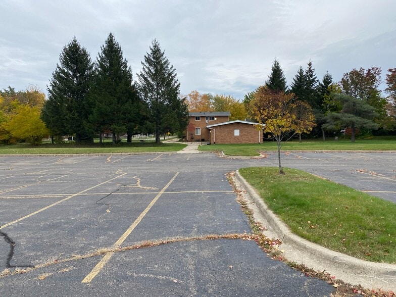 32500 Palmer Rd, Westland, MI for sale - Building Photo - Image 3 of 8