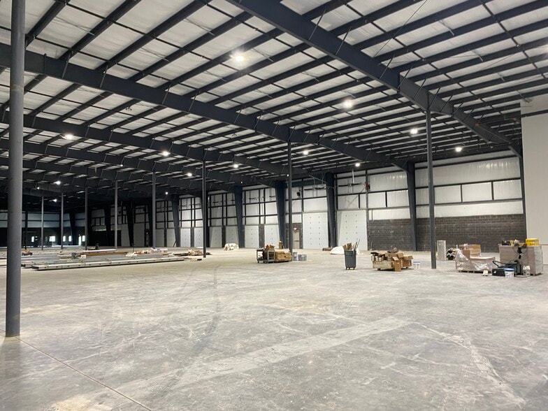 910 Post Rd, Indianapolis, IN for sale - Building Photo - Image 3 of 8