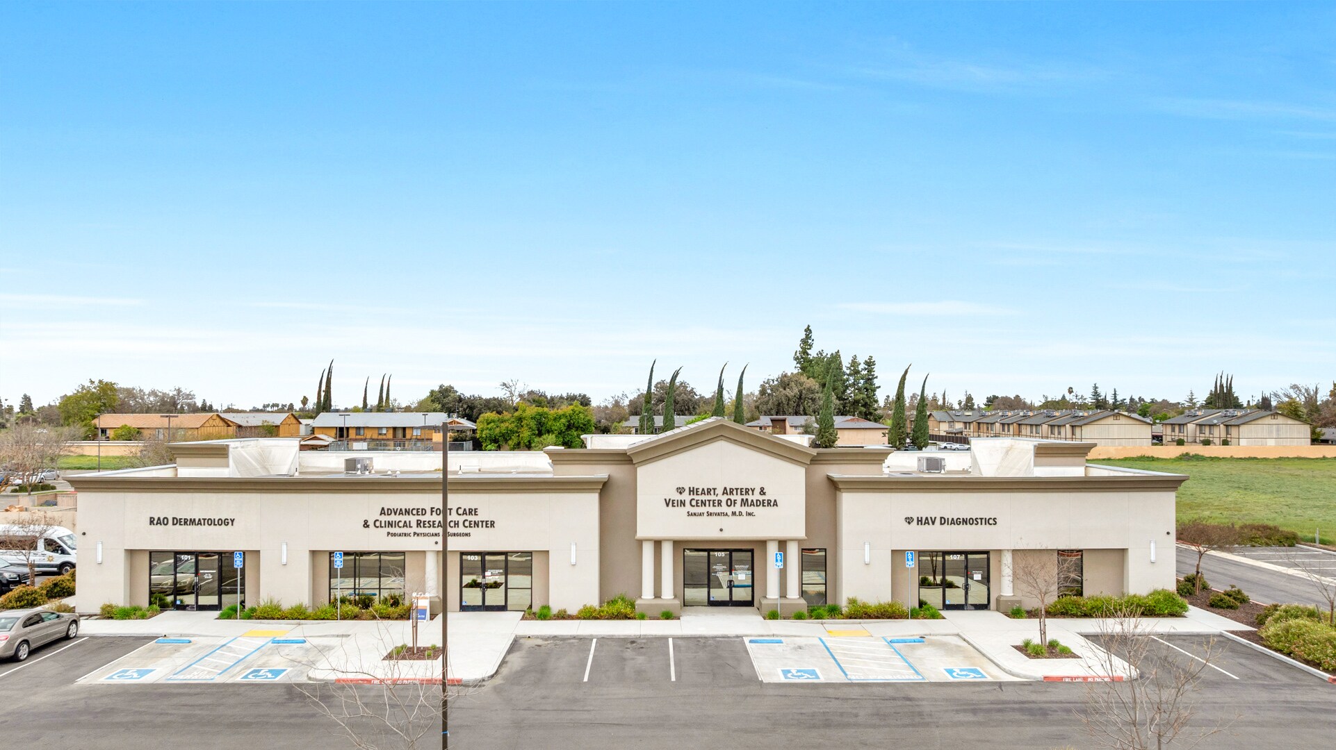 457 E Almond Ave, Madera, CA for lease Primary Photo- Image 1 of 25
