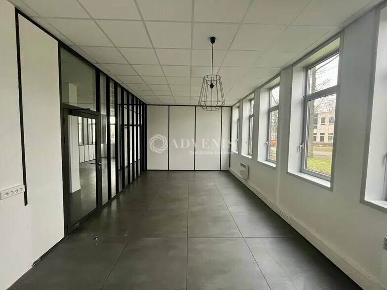 Office in Éragny for lease - Building Photo - Image 3 of 18
