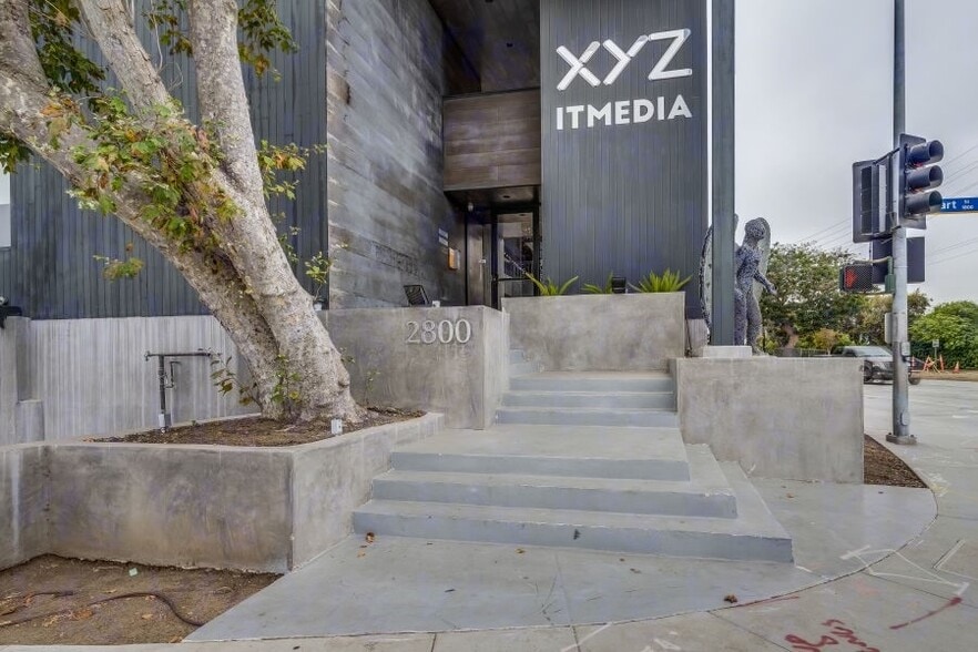 2800 W Olympic Blvd, Santa Monica, CA for lease - Building Photo - Image 2 of 24