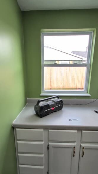 204 Park St, Falmouth, KY for lease - Commercial Listing Video - Image 2 of 8