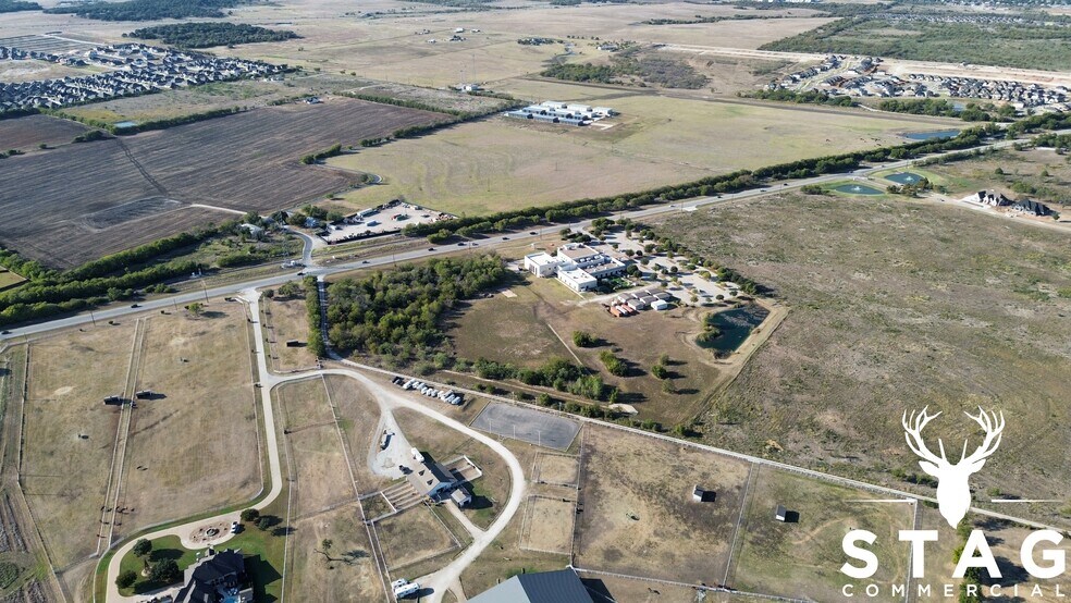 9033 Fort Worth Dr, Argyle, TX à vendre - Photo du bâtiment - Image 3 de 16