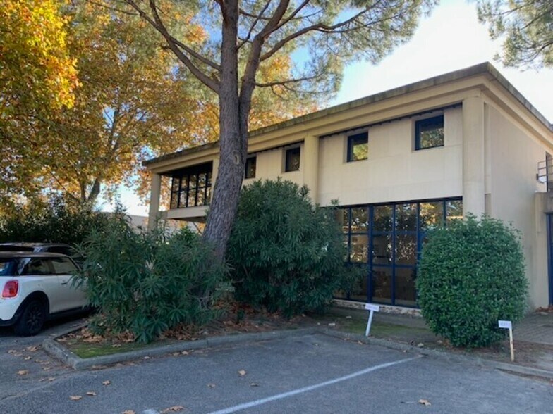 Bureau dans Avignon à vendre - Photo du bâtiment - Image 2 de 12