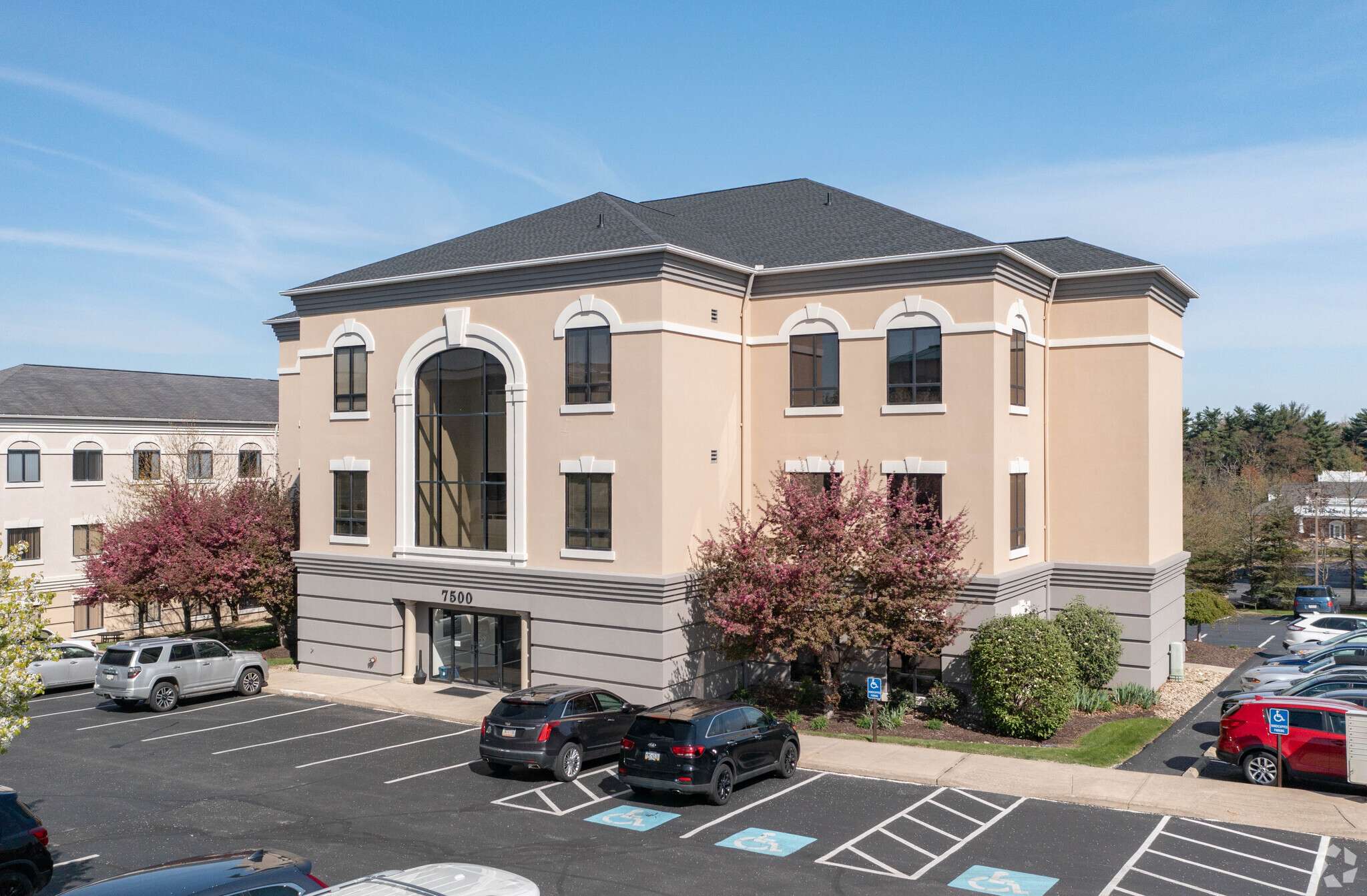 7500 Brooktree Rd, Wexford, PA for lease Building Photo- Image 1 of 13