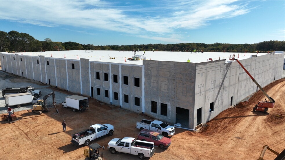 242 Manufacturers Blvd, Mooresville, NC for lease - Building Photo - Image 2 of 9