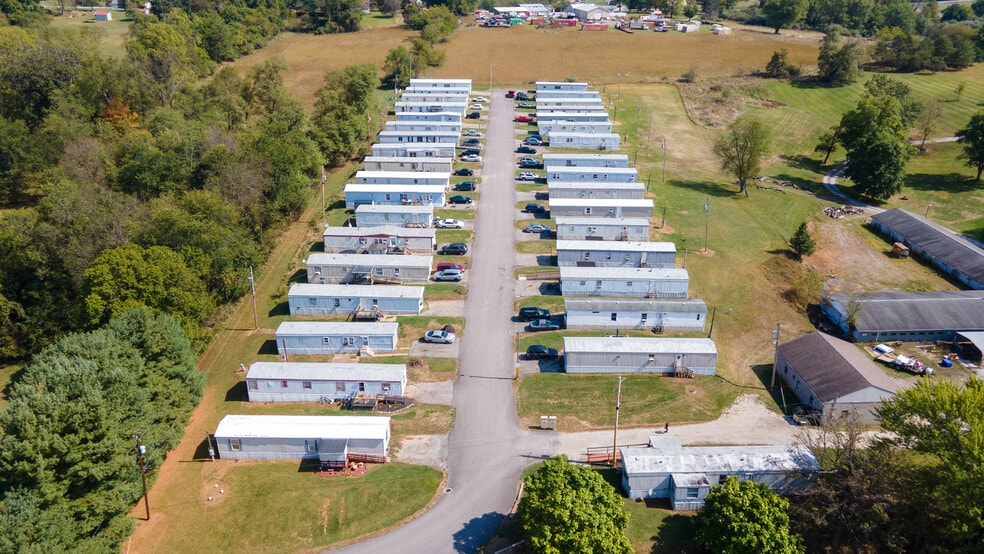 Cadiz Mobile Home Park, Duplex, Quadplex portfolio of 3 properties for sale on LoopNet.ca - Building Photo - Image 3 of 51
