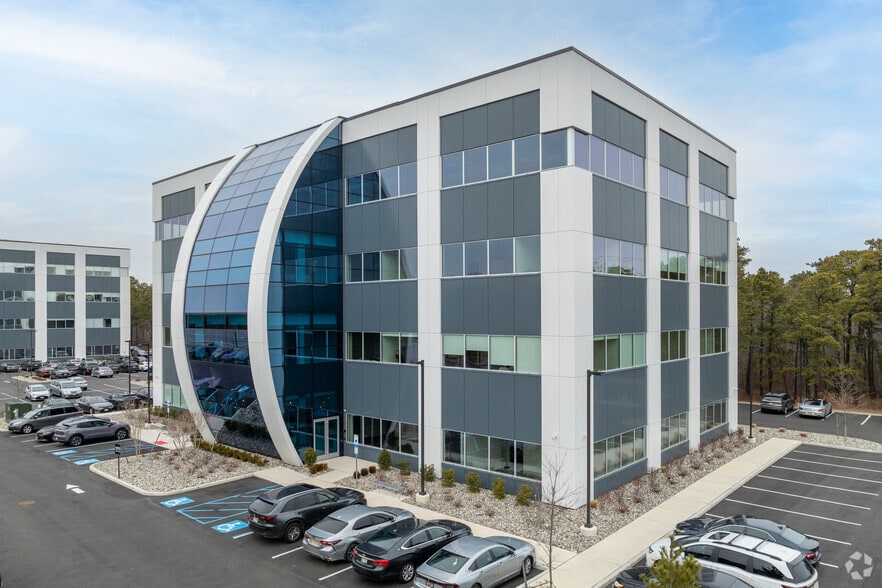 2013 Cedarbridge Ave, Lakewood, NJ for lease - Primary Photo - Image 1 of 17