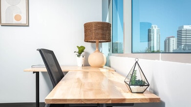 2125 Biscayne Blvd, Miami, FL for lease Interior Photo- Image 2 of 4
