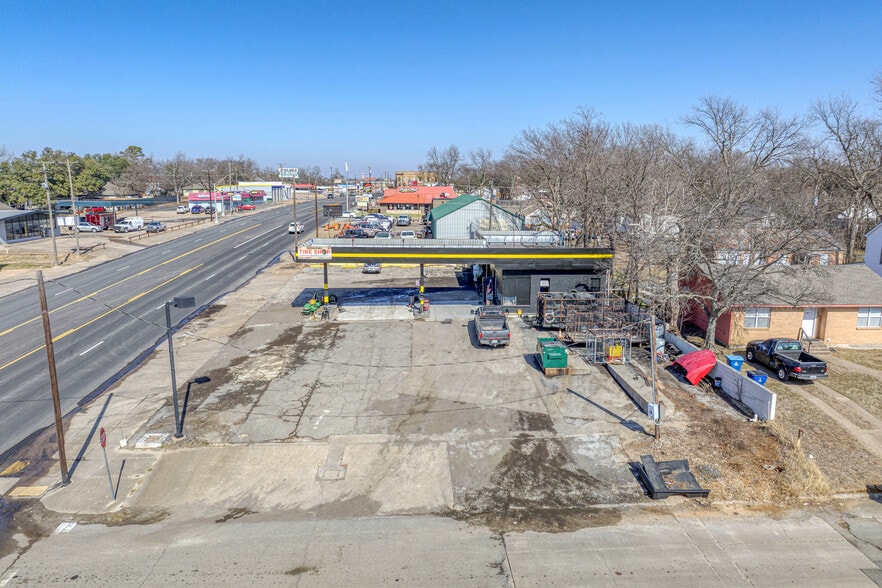 1320 S Austin Ave, Denison, TX for sale - Building Photo - Image 2 of 39