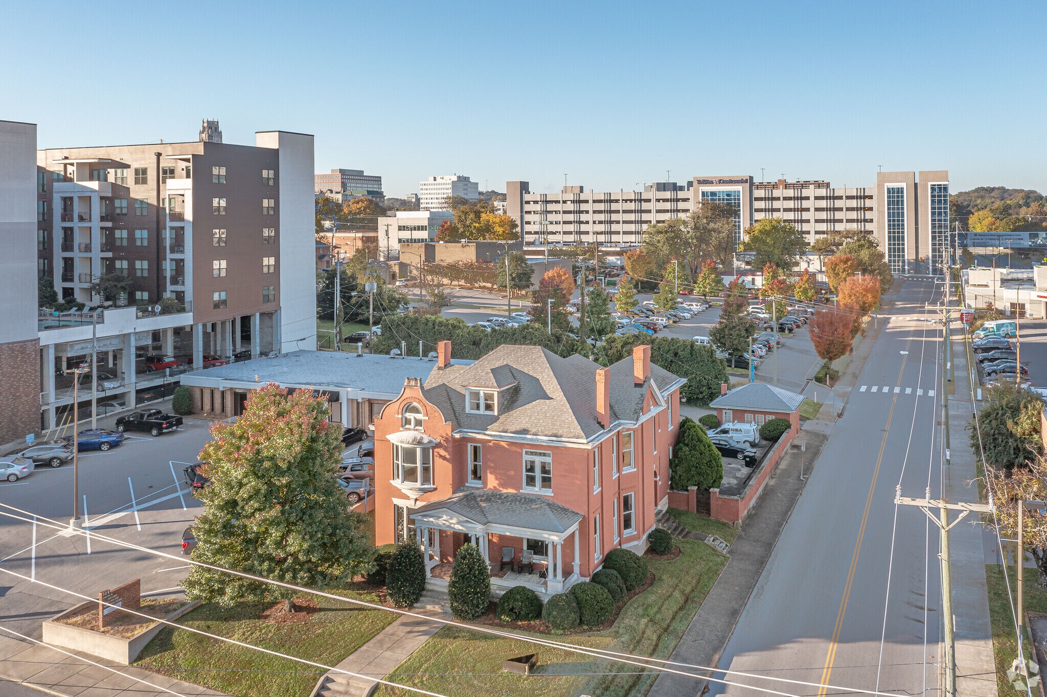 311 22nd Ave N, Nashville, TN à louer Photo du bâtiment- Image 1 de 19