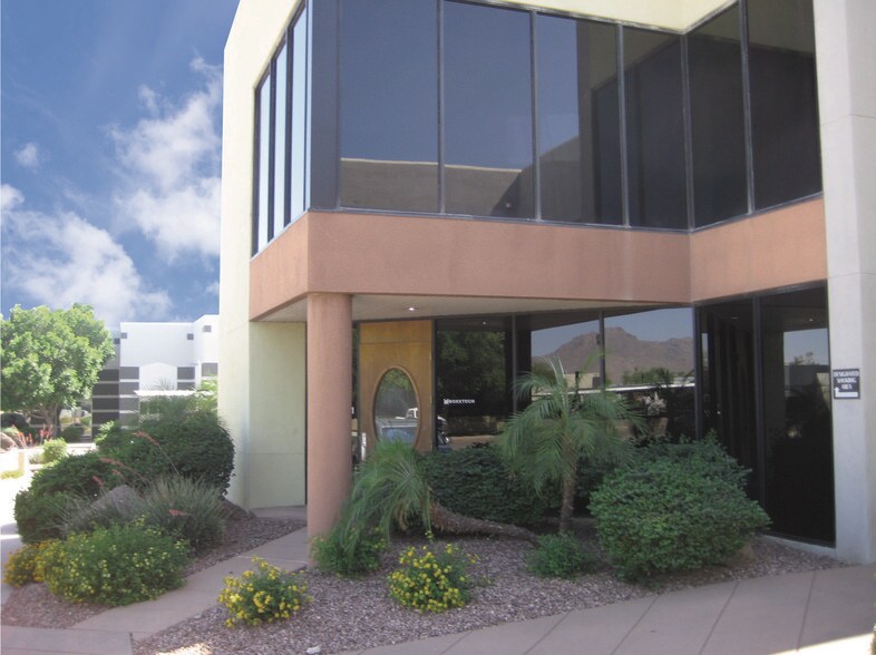 7585-7595 E Redfield Rd, Scottsdale, AZ à louer - Photo du bâtiment - Image 3 de 12