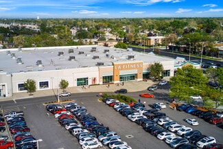 More details for 200 Broadview Village Sq, Broadview, IL - Retail for Sale