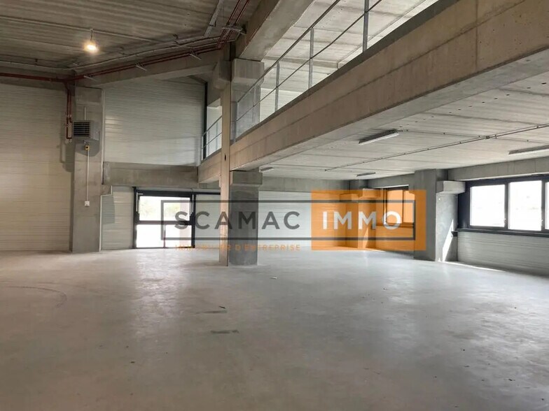 Office in Colombes for lease - Building Photo - Image 3 of 13