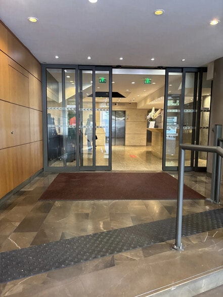 33 Avenue De Wagram, Paris à louer - Hall d’entrée - Image 2 de 8