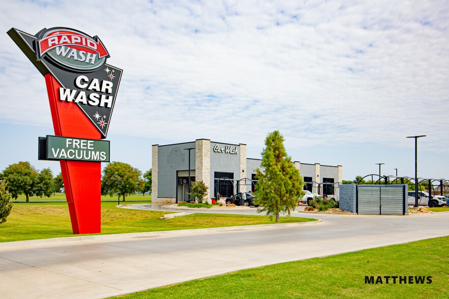 Rapid Wash Portfolio portfolio of 3 properties for sale on LoopNet.ca - Building Photo - Image 3 of 6