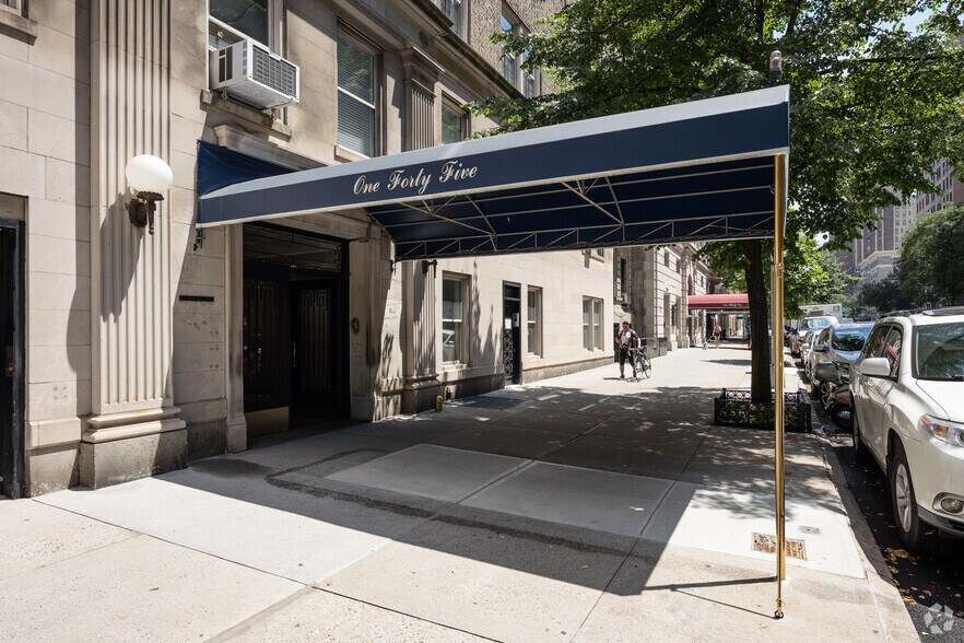 145 W 86th St, New York, NY à vendre - Photo du bâtiment - Image 3 de 12