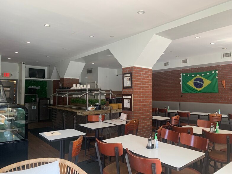 3801 31st Ave, Astoria, NY à louer - Photo du bâtiment - Image 3 de 14