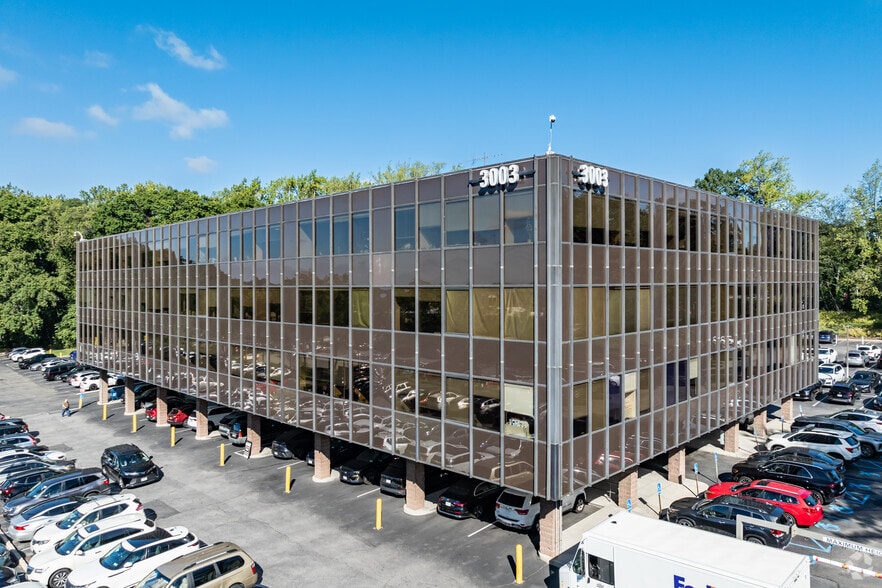 3003 New Hyde Park Rd, Lake Success, NY for lease - Primary Photo - Image 1 of 4