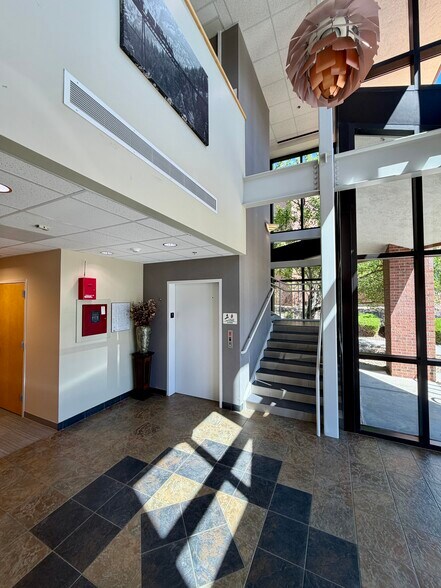 110 N Rubey Dr, Golden, CO for lease - Building Photo - Image 3 of 7