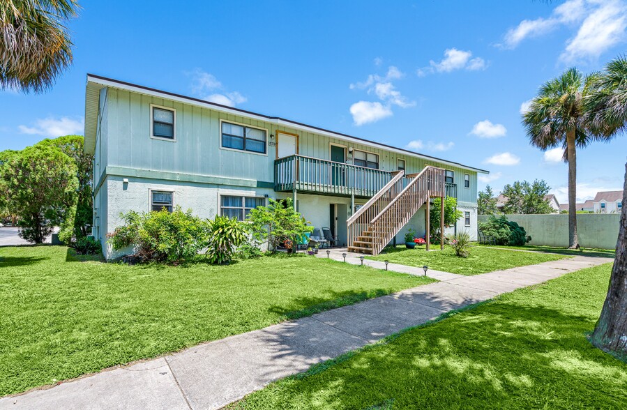 3016 Pinewood Dr NE, Palm Bay, FL for sale - Building Photo - Image 1 of 1