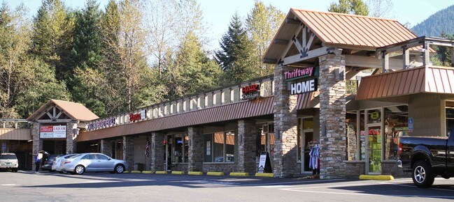 Plus de détails pour 68242-68280 E Highway 26, Welches, OR - Commerce de détail à louer