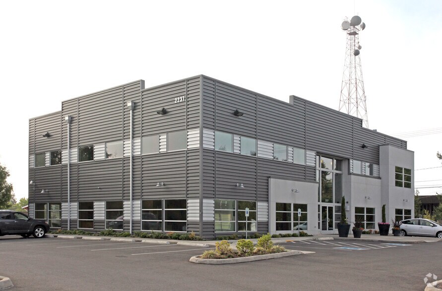 2237 S 19th St, Tacoma, WA à vendre - Photo du bâtiment - Image 2 de 5