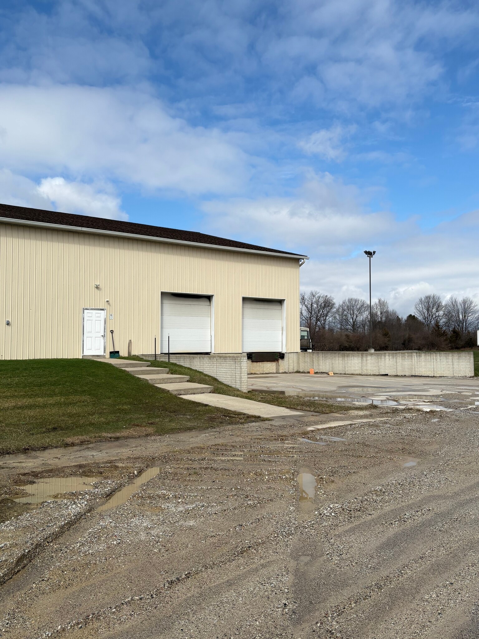 5540 Ramscot Dr, Lapeer, MI for lease Primary Photo- Image 1 of 5