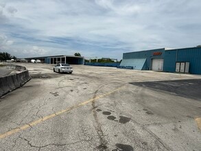 2051 Griffin Rd, Fort Lauderdale, FL à louer Photo intérieure- Image 2 de 4