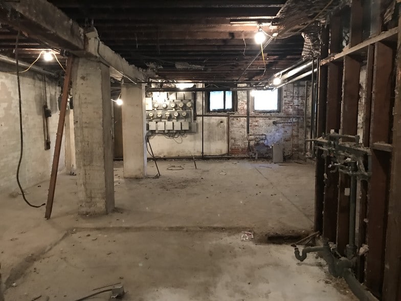 121 8th Ave, Brooklyn, NY for sale - Interior Photo - Image 3 of 16